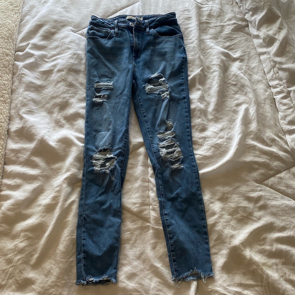 LEVIS 721 HIGH RISE SKINNY JEANS 27